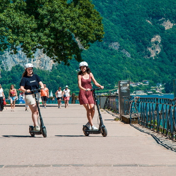 Des trottinettes et vélos électriques disponibles en location