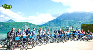 Balade à Vélo électrique autour du lac d'Annecy - Teambuilding entreprise