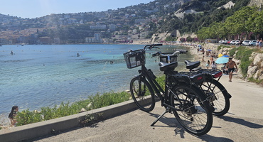 La magnifique baie de Villefranche-sur-Mer en vélo