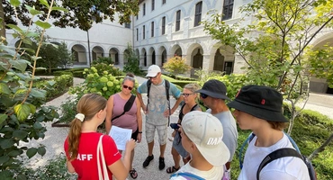 Visite guidée à Lyon : balade au Vieux-Lyon et à Bellecour, pause à l'Hôtel Dieu